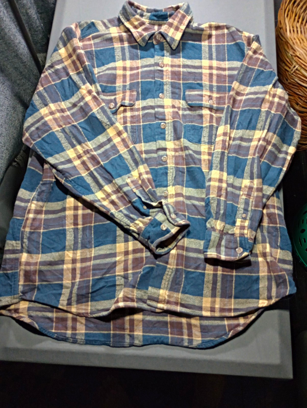 Field & Stream Flannel Button Up Shirt Men's Size XL Plaid Blue Brown Tan